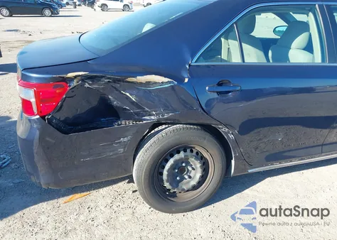 2014 Toyota Camry Le z USA, uszkodzony, nr VIN 4T1BF1FK8EU824538